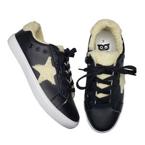 Hoo | Black Vegan Leather Sherpa Fleece Lined Low Top Star Sneakers Women's 5
